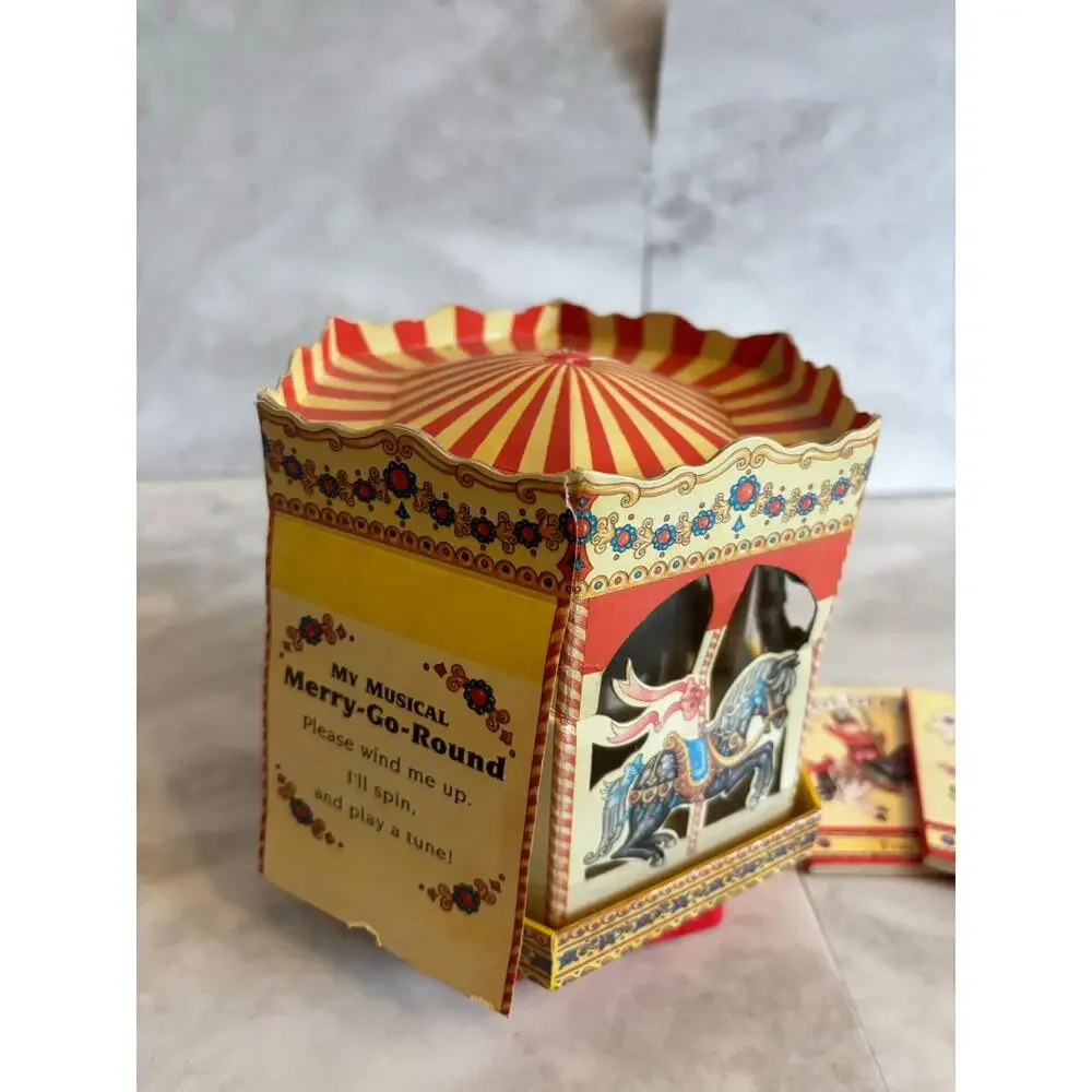 VINTAGE TOY CARDBOARD CAROUSEL Wind-Up "MY MUSICAL MERRY GO ROUND" Tested - Picture 6 of 8